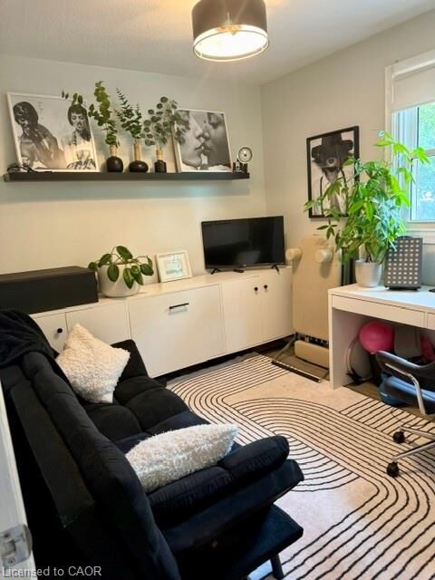 93 Cloverdale Avenue — photo 1