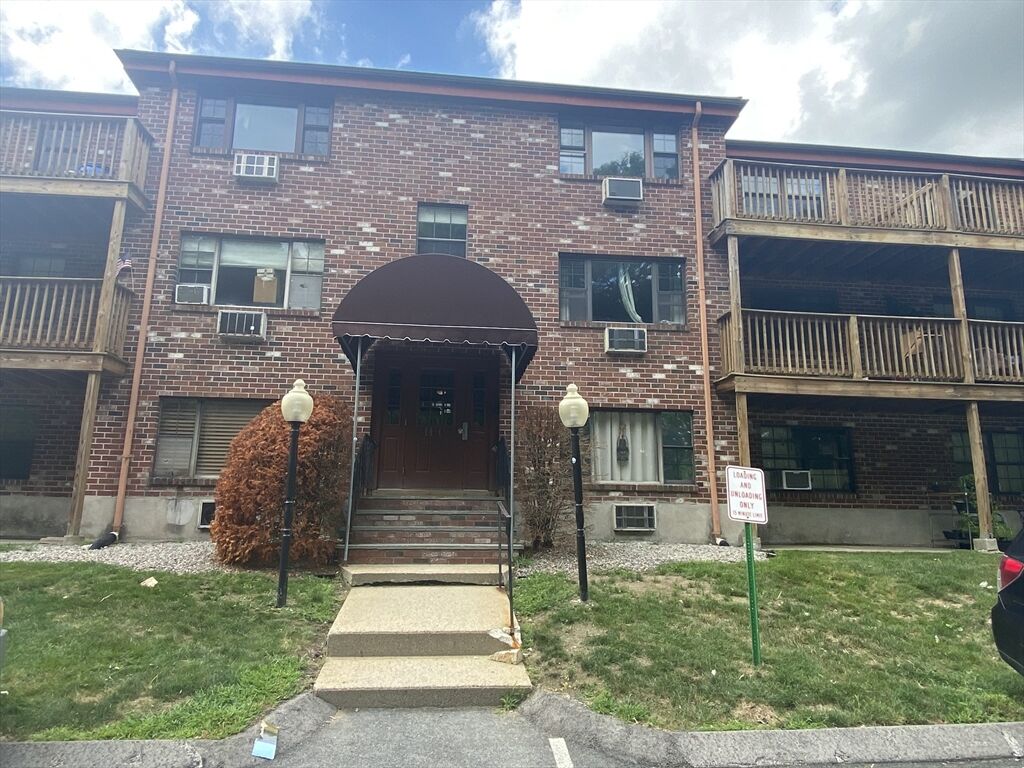 Property Photo:  14 Mayberry Dr 10 C  MA 01581 