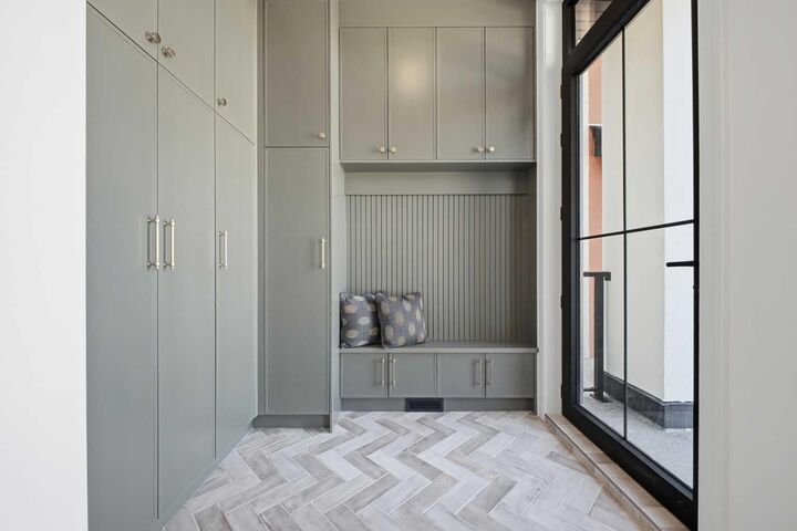 Property Photo: 2025 27 Avenue SW AB T2T 1H6