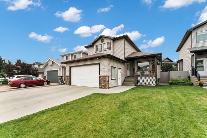 Property Photo:  23 Somerset Place SE  AB T1B 0G9 