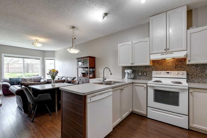 Property Photo:  1920 14 Avenue NE 119  AB T2E 8V4 