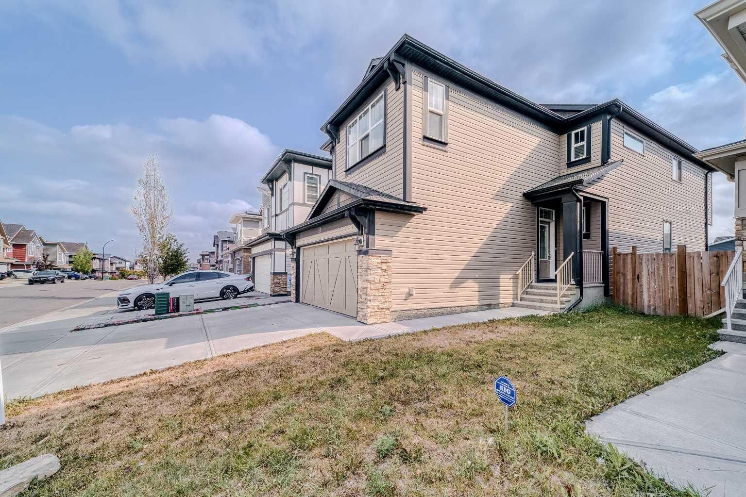 Property Photo:  22 Sage Bluff Heights NW  AB T3R 0X9 