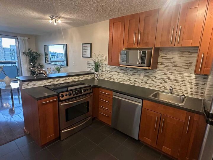 340 14 Avenue SW 511 — photo 1