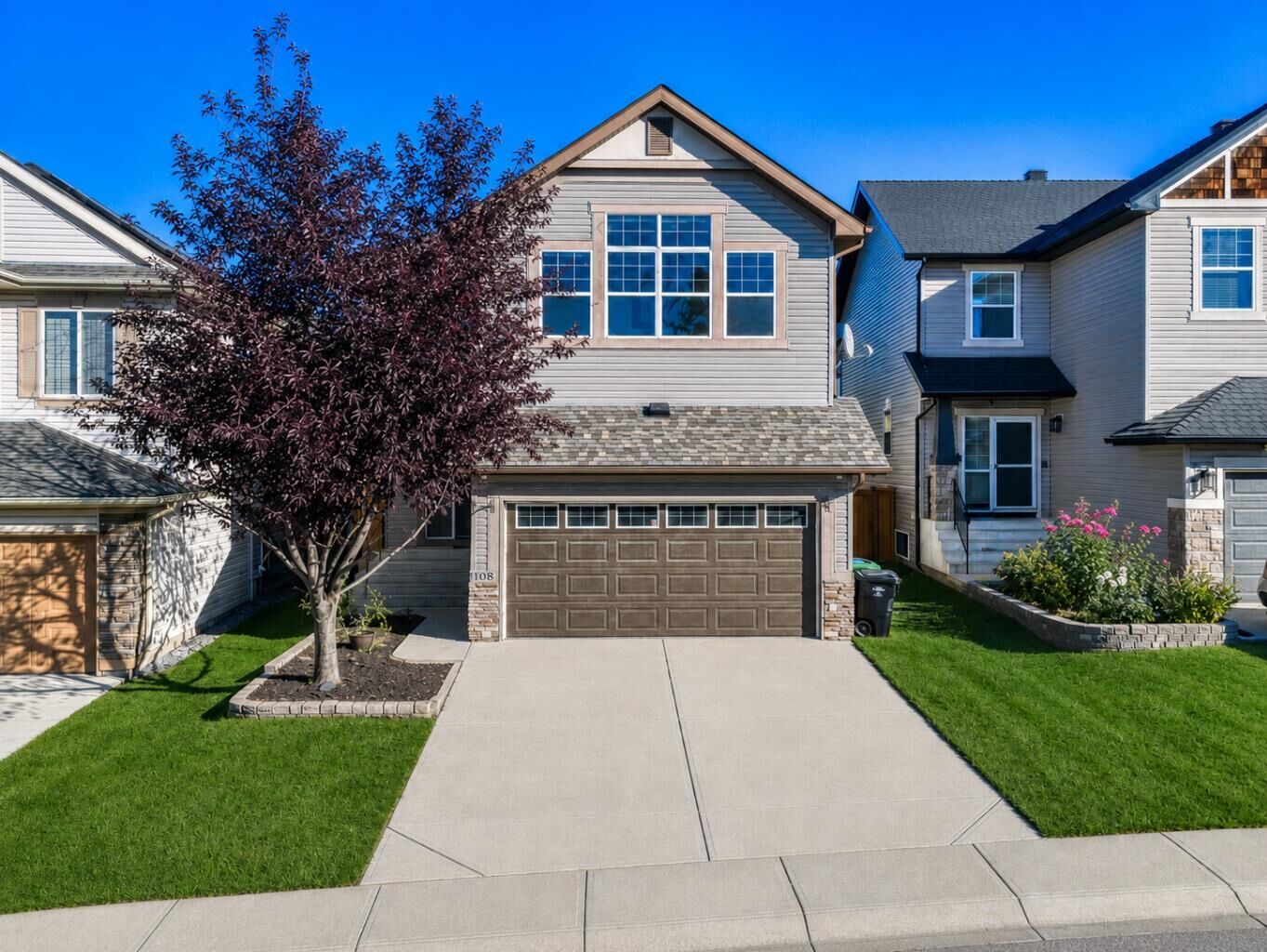 Photo de la propriété:  108 Pantego Rise NW  AB T3K 6J3 