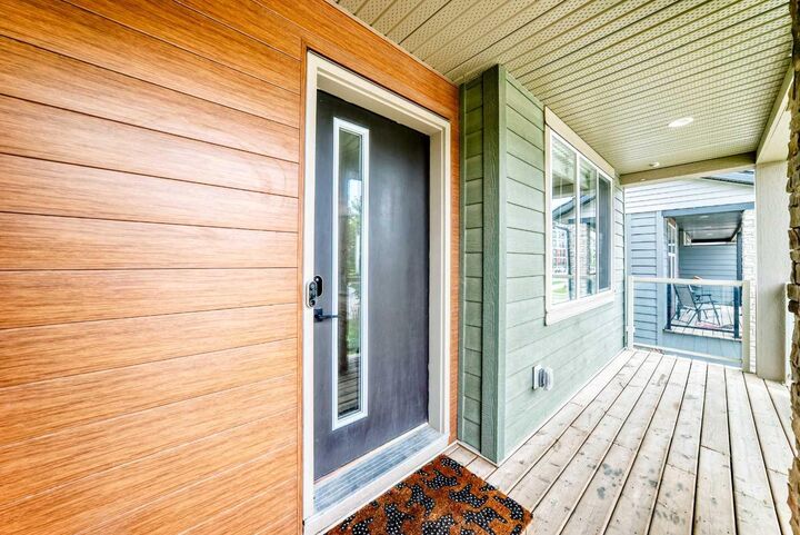 Property Photo:  52 Wolf Creek Drive SE  AB T2X 4W9 