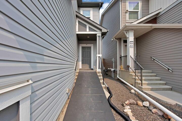 Property Photo:  256 Auburn Glen Close SE  AB T3M 2P4 