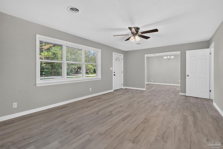 Property Photo:  6425 Aspen Ave  FL 32570 