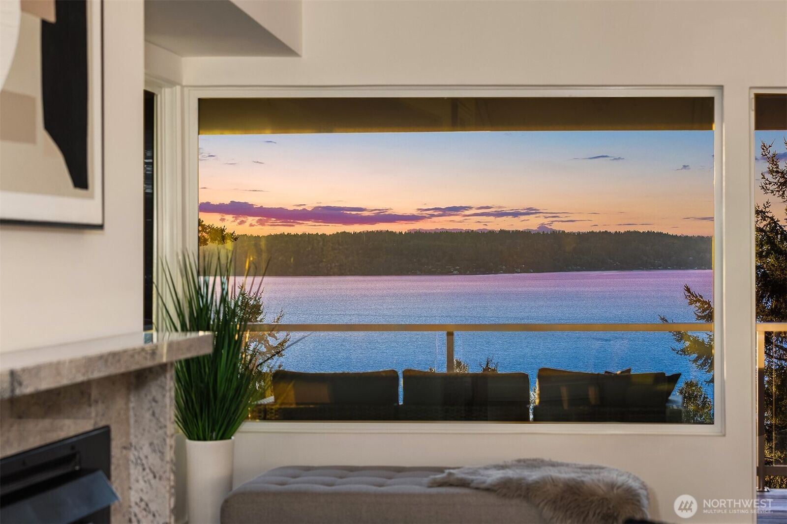 Property Photo:  15733  25th Avenue SW  WA 98166 