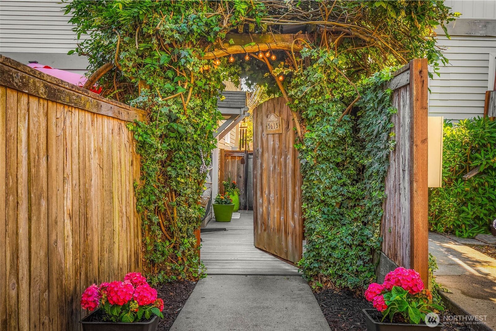 Property Photo: 5615 Fauntleroy Way SW WA 98136