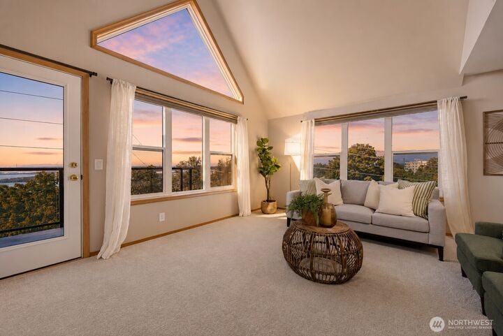 Property Photo: 705 N State Street 405 WA 98225