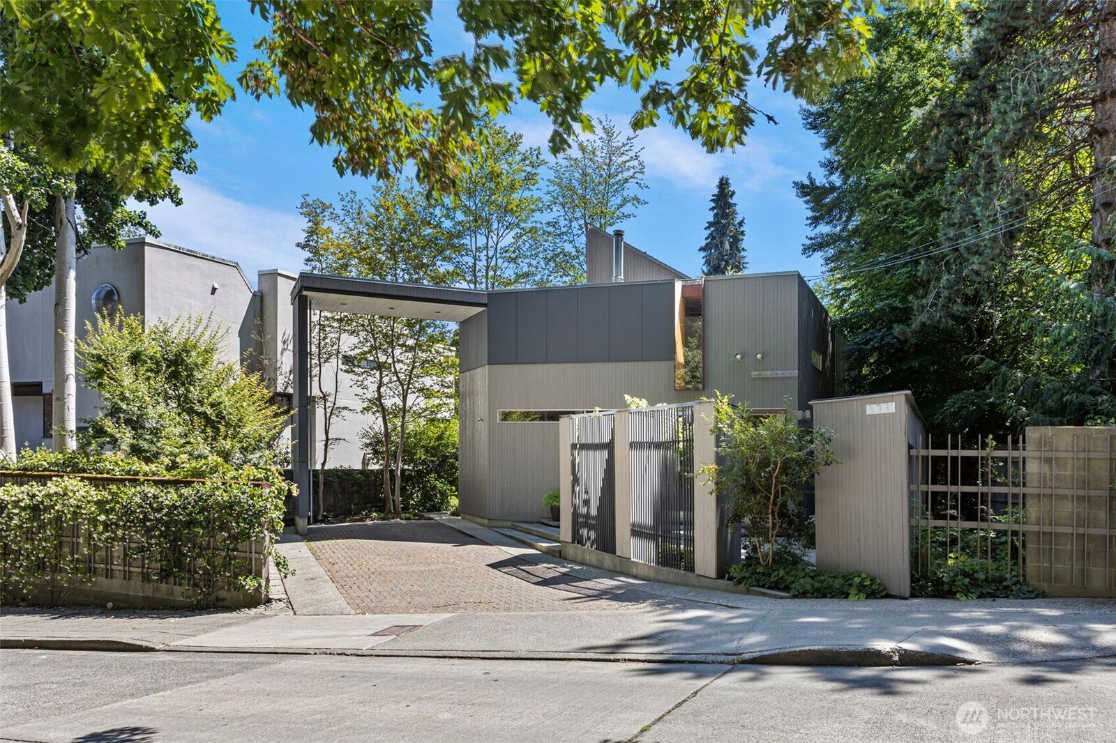 Property Photo:  3701 E Alder Street  WA 98122 