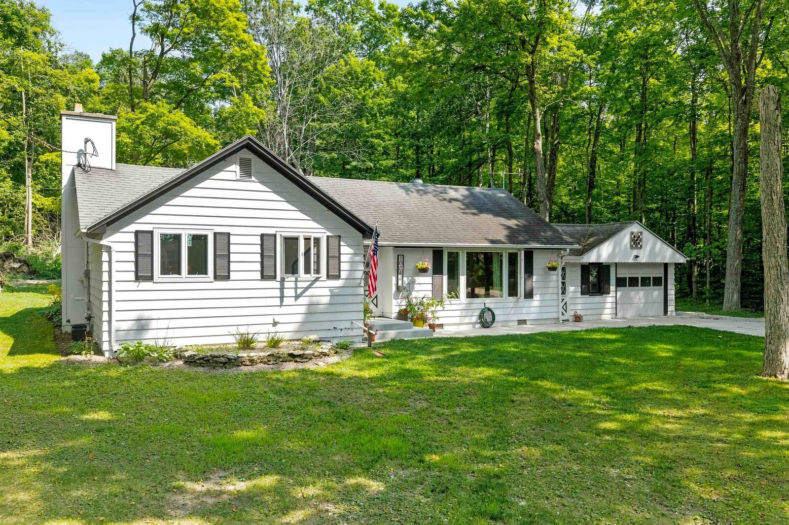 Property Photo: 10844 N Spring Road WI 54234