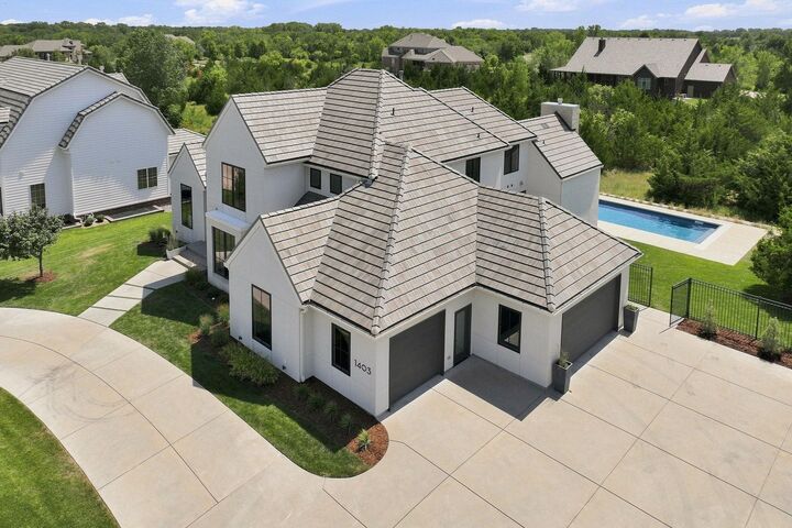 Property Photo:  1403 E Juniper Crest Ct  KS 67002 
