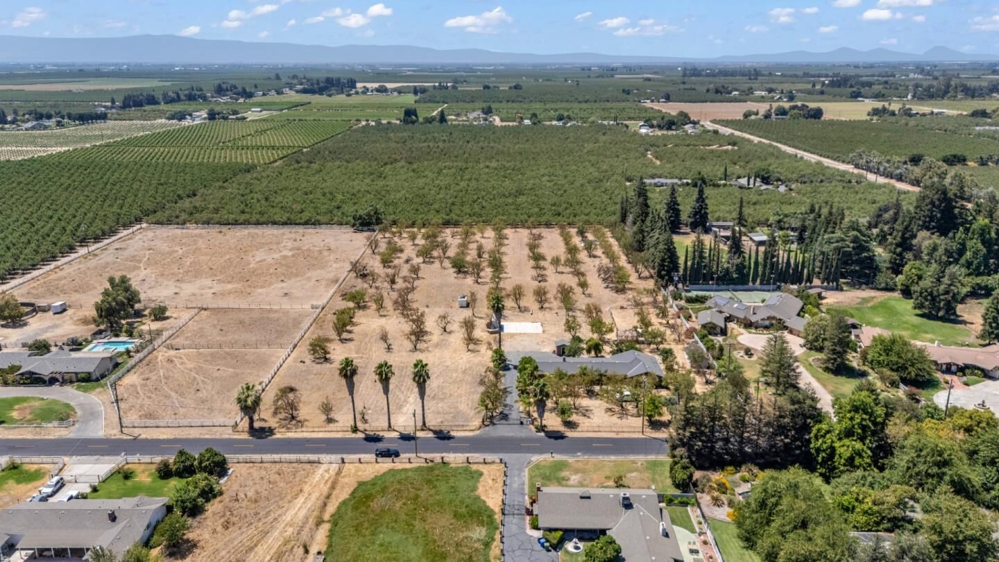 Property Photo: 925 Ohio Avenue CA 95358