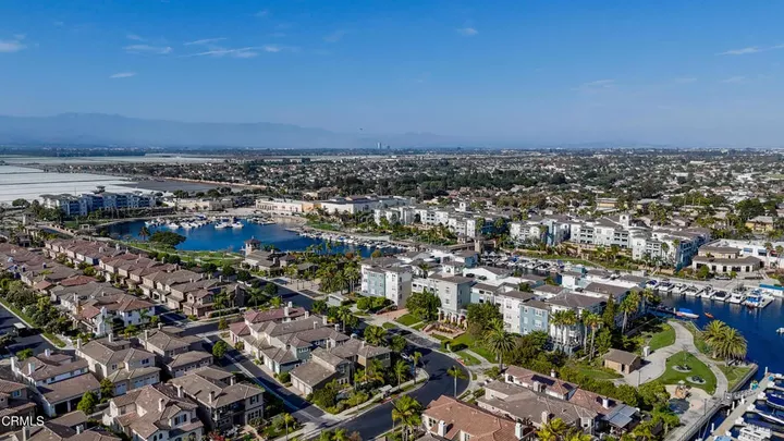 Property Photo:  1560 Seabridge Lane  CA 93035 
