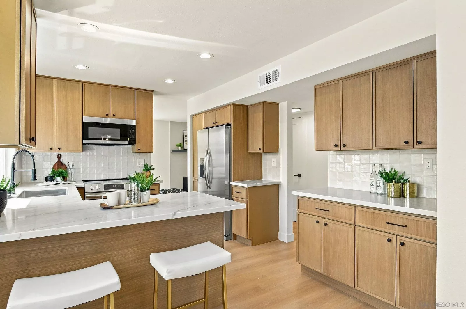 Property Photo: 1598 Woodlark Ct CA 91911
