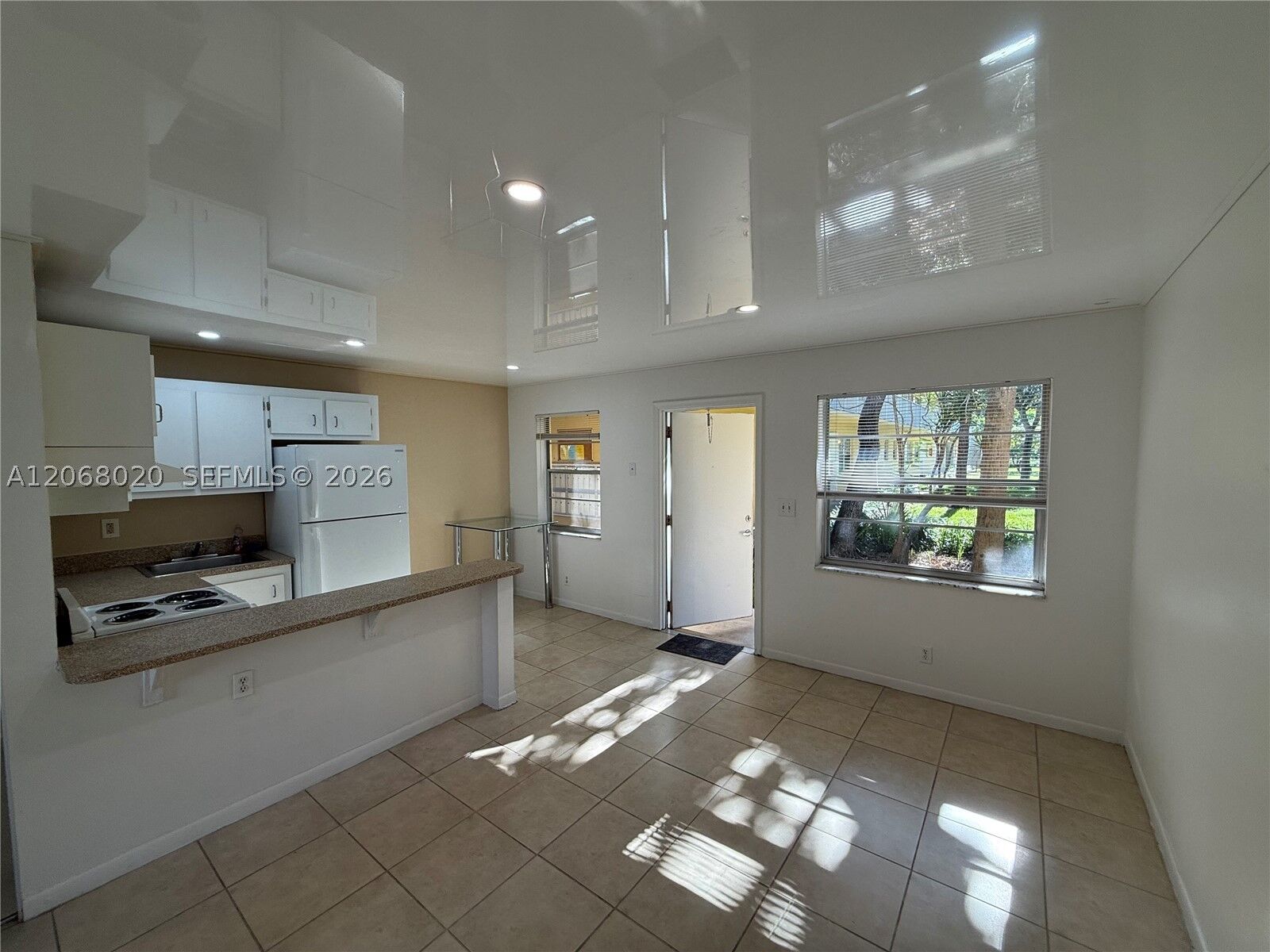 Property Photo:  5168 NE 6th Ave 407  FL 33334 