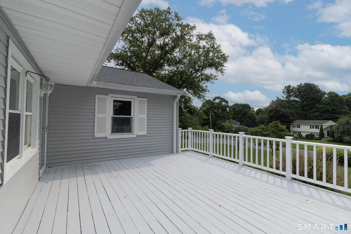 Property Photo:  605 South Greenbrier Drive  CT 06477 
