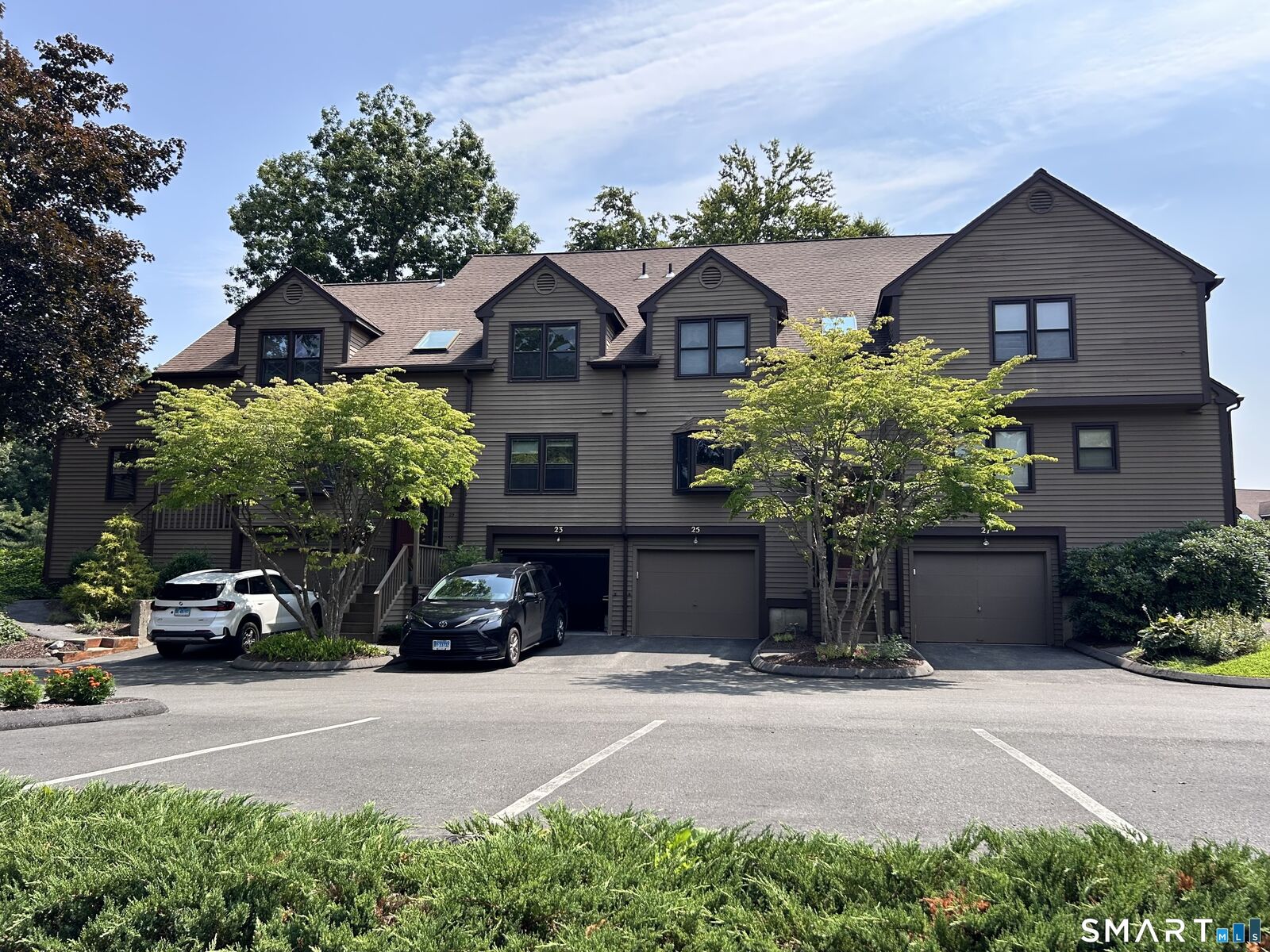 Property Photo: 23 Eagle Rock Circle 23 CT 06468