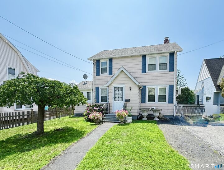 Property Photo:  31 Hamilton Avenue  CT 06902 