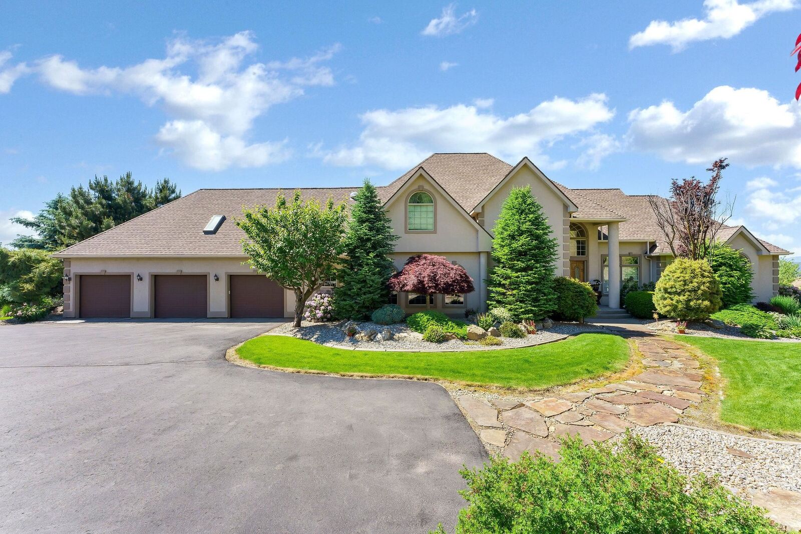 Property Photo:  20915 E Jesse Ln  WA 99016 