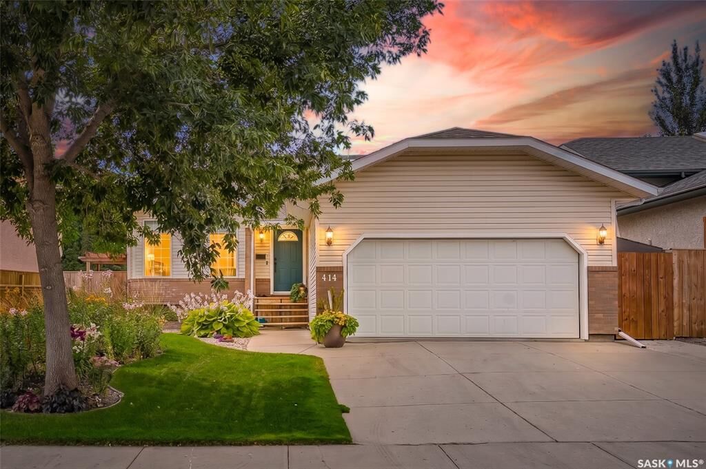 Property Photo:  414 Sumner Lane  SK S7L 7L9 