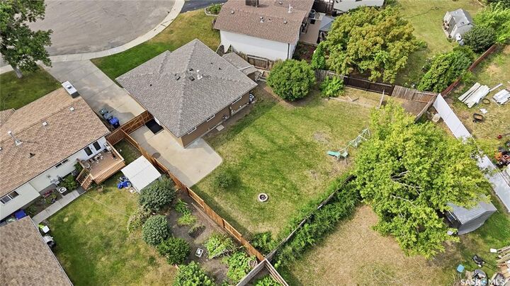 Property Photo:  118 Dundurn Place  SK S7M 4C3 