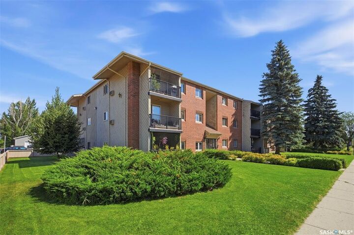 Property Photo: 4219 Degeer Street 40 SK S7H 4N6