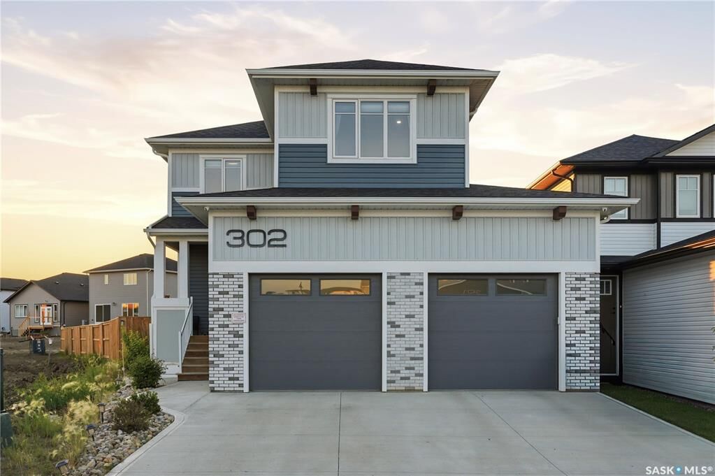 Property Photo: 302 Chelsom Manor SK S7V 1R3