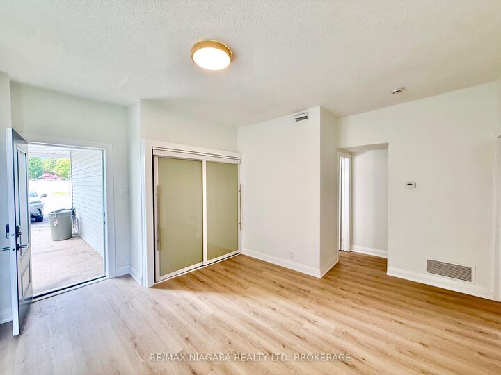 Property Photo:  4674 Zimmerman Avenue Unit 3  ON L2E 3M6 