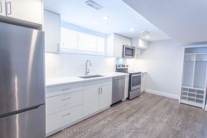 Property Photo: 397 Mississaga Street W Bsmt ON L3V 3C4