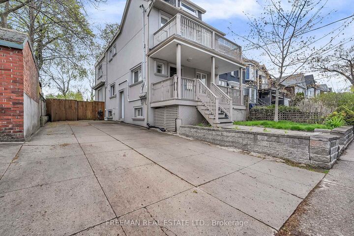 Property Photo:  12 Arlington Avenue  ON M6G 3K8 