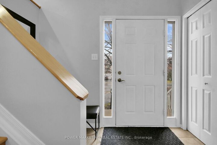 Photo de la propriété:  181 Mountshannon Drive  ON K2J 4N1 