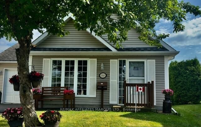 Property Photo:  1505 Frank Court  ON K6H 7N7 