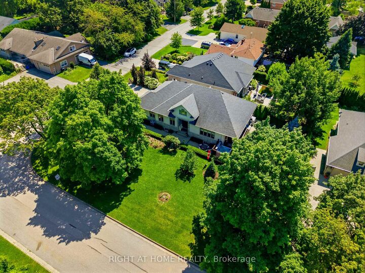 Property Photo: 411 Nassau Street ON L0S 1J0
