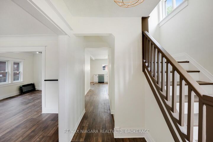 Property Photo:  20 Randolph Street  ON L3B 4C2 