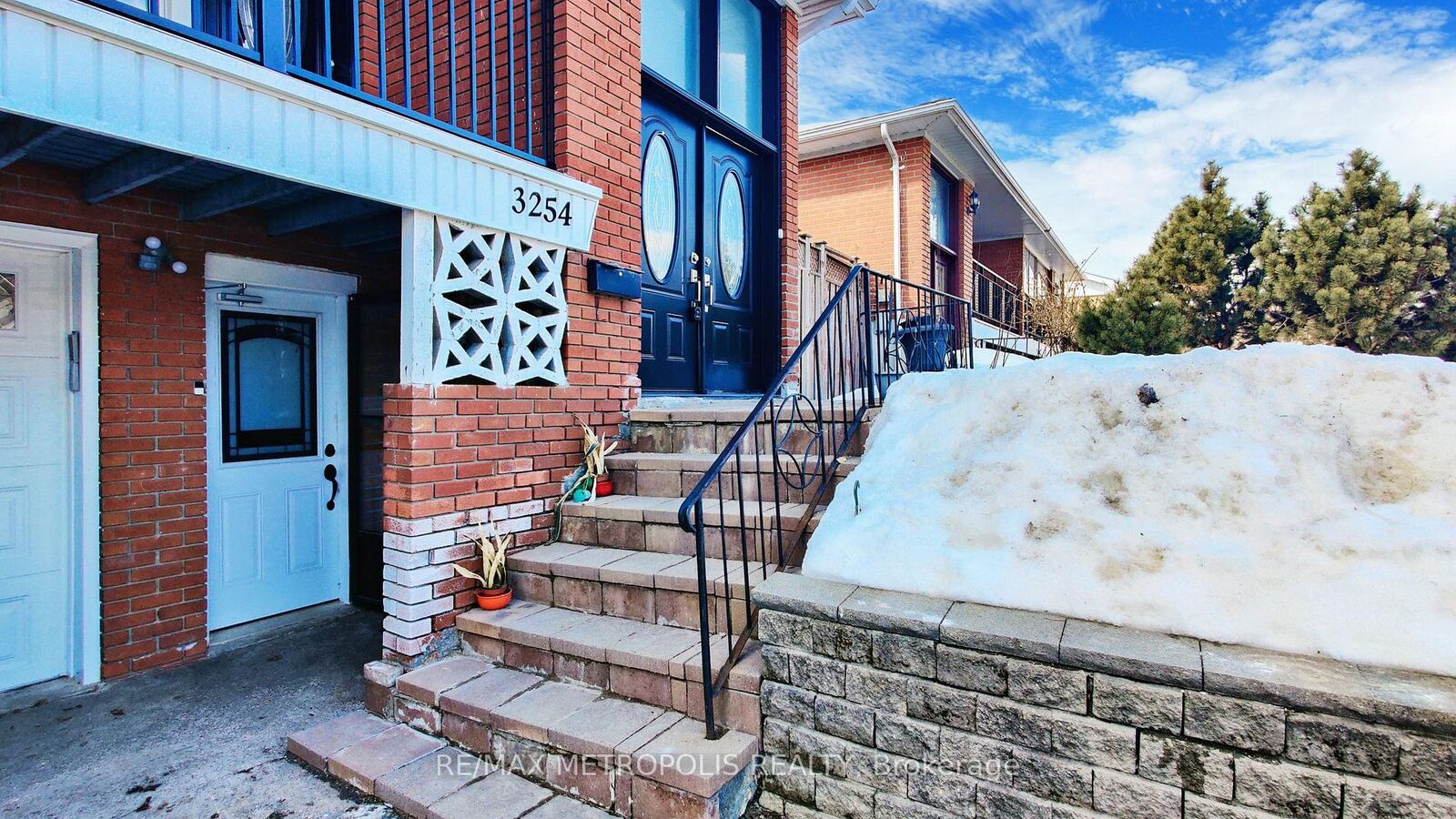 Photo de la propriété: 3254 Fieldgate Drive Upper ON L4X 2H7