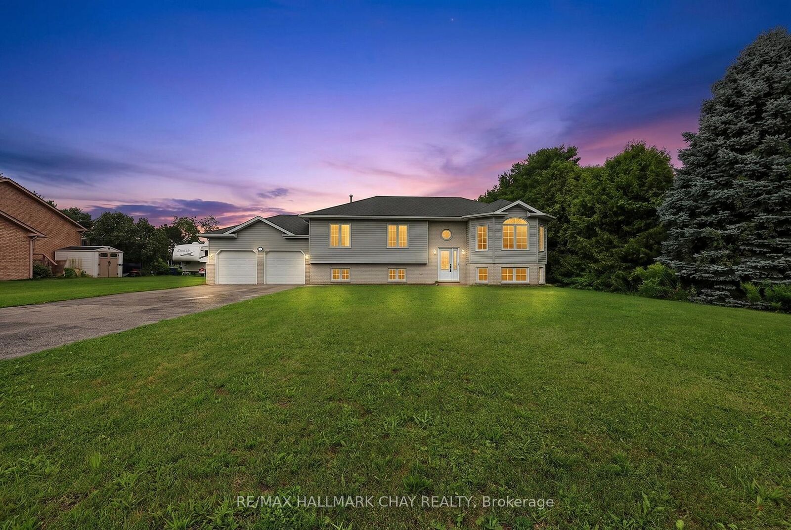 Property Photo:  1 Dean Court  ON L9Z 1J9 