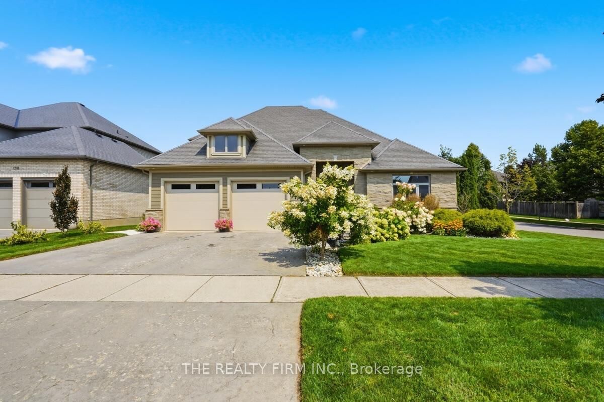 Property Photo: 1308 Birchwood Drive ON N6K 5C2