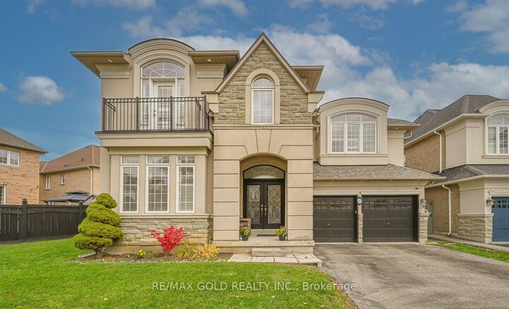 Property Photo: 37 Scotchmere Crescent ON L6P 3A6