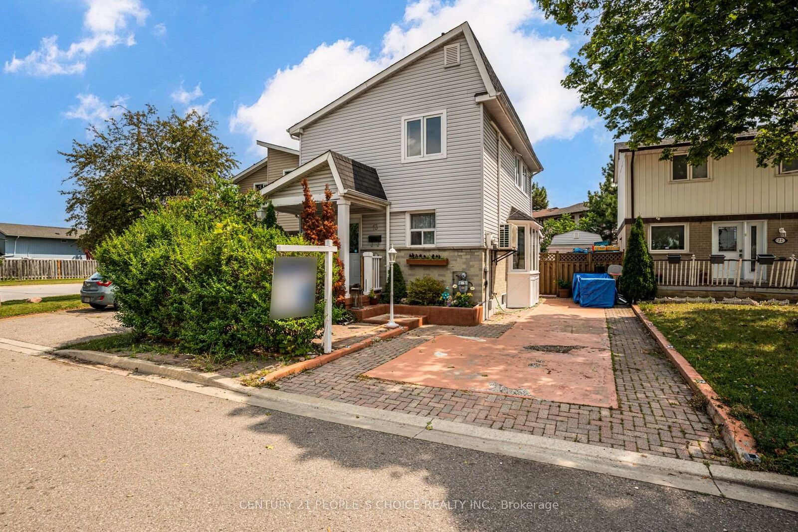 Property Photo:  13 Jeffrey Street  ON L6S 2M9 