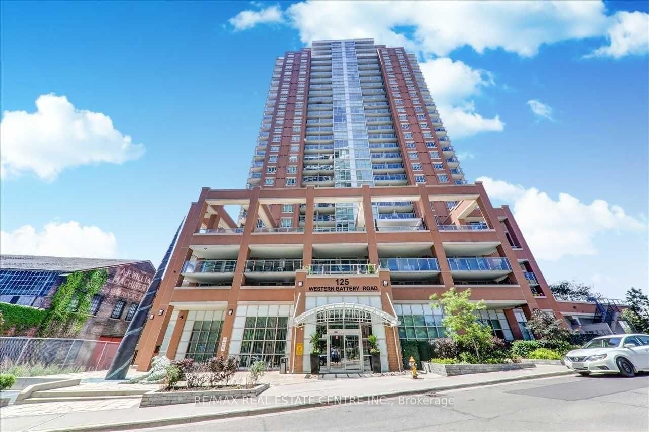 Property Photo: 125 Western Battery Road 1705 ON M6K 3R8
