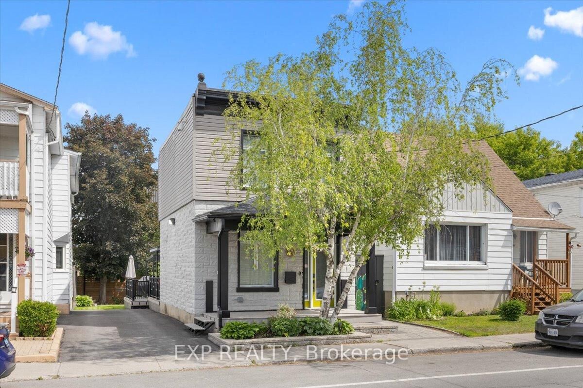 Property Photo: 185 Deschamps Avenue ON K1L 5Z3