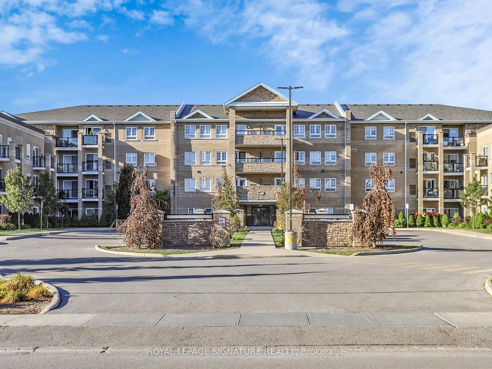 Property Photo:  481 Rupert Avenue 114  ON L4A 1Y7 