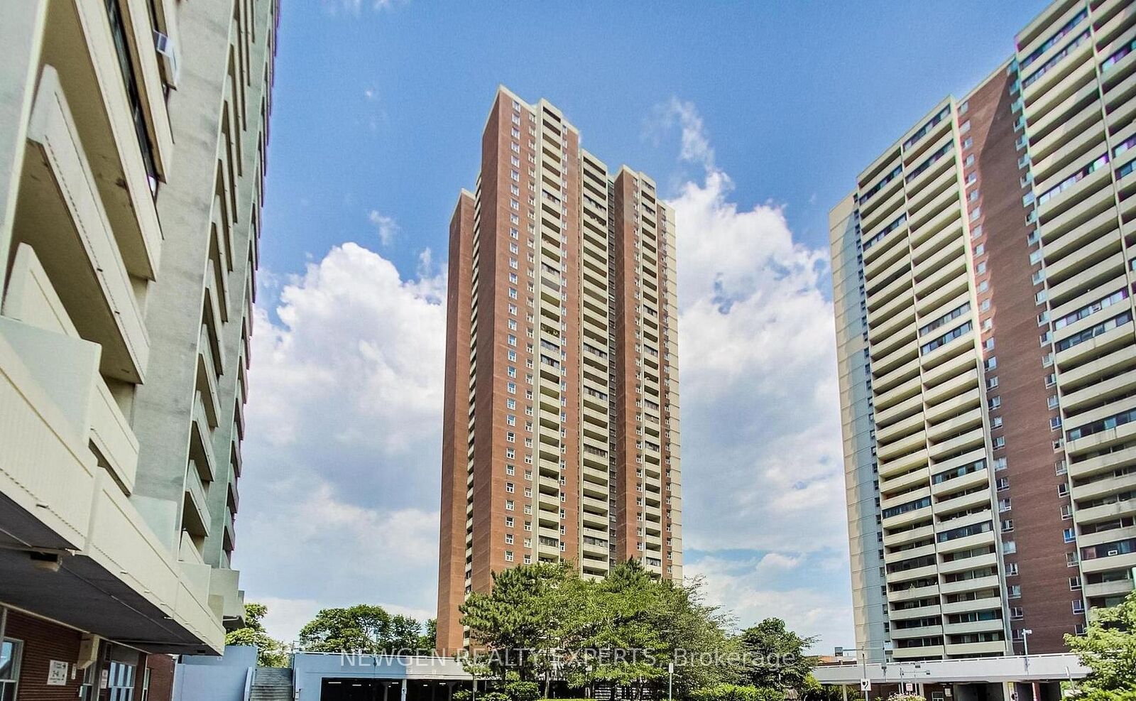 Property Photo:  3 Massey Square 502  ON M4C 5L5 