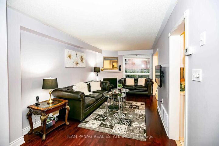 Property Photo:  4 Queen Anne Drive  ON L7A 1X1 