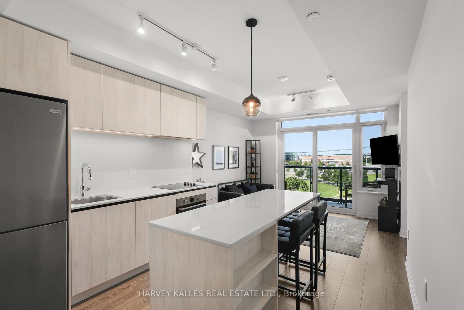 Property Photo:  2495 Eglinton Avenue W 609  ON L5M 5A9 