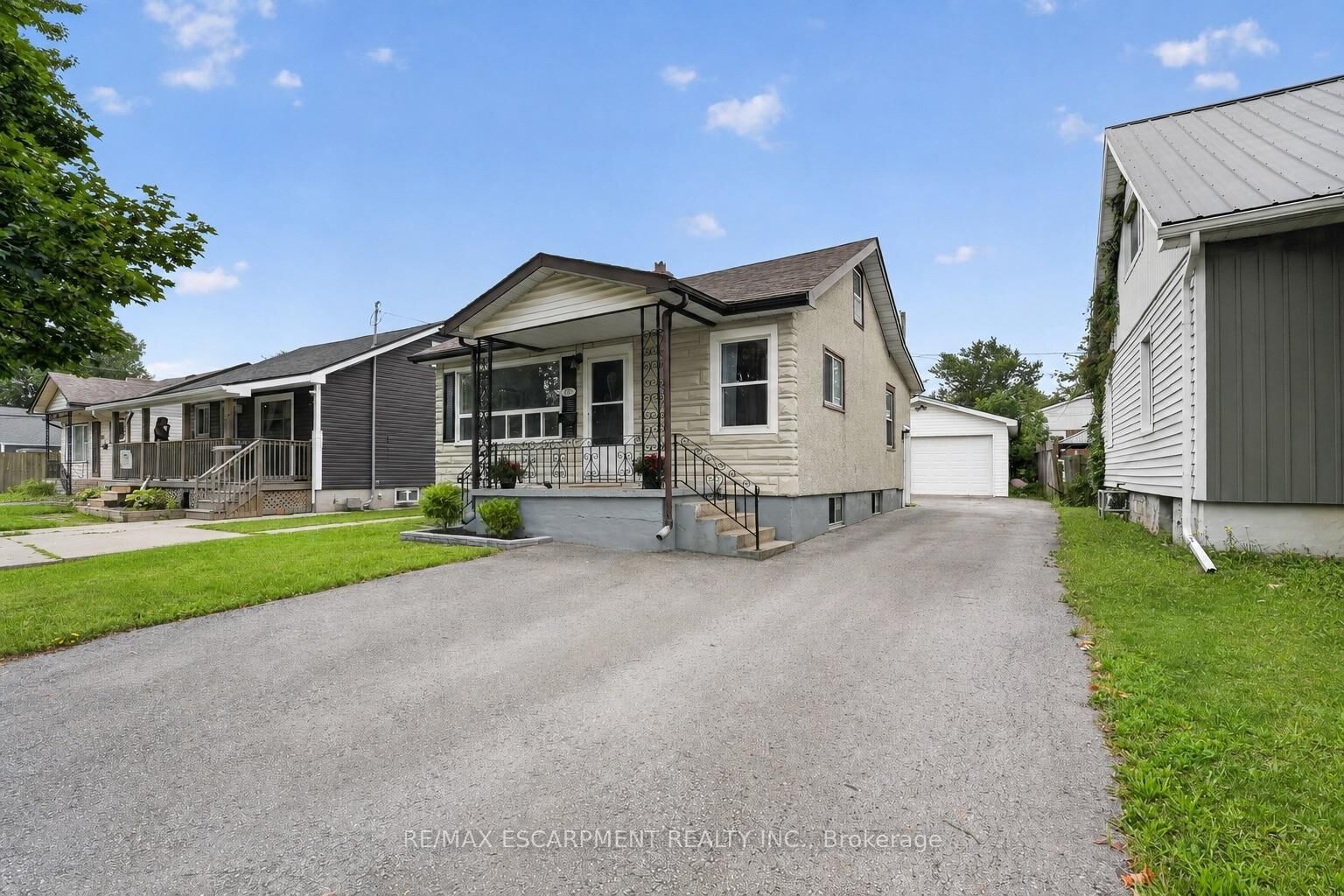 Property Photo:  333 Simpson Avenue  ON L3B 4Y7 