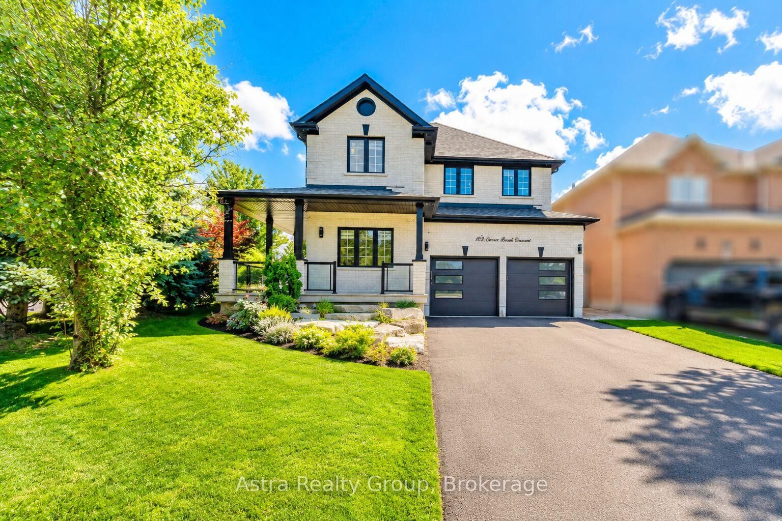 Property Photo: 162 Corner Brook Crescent ON L4H 0H4
