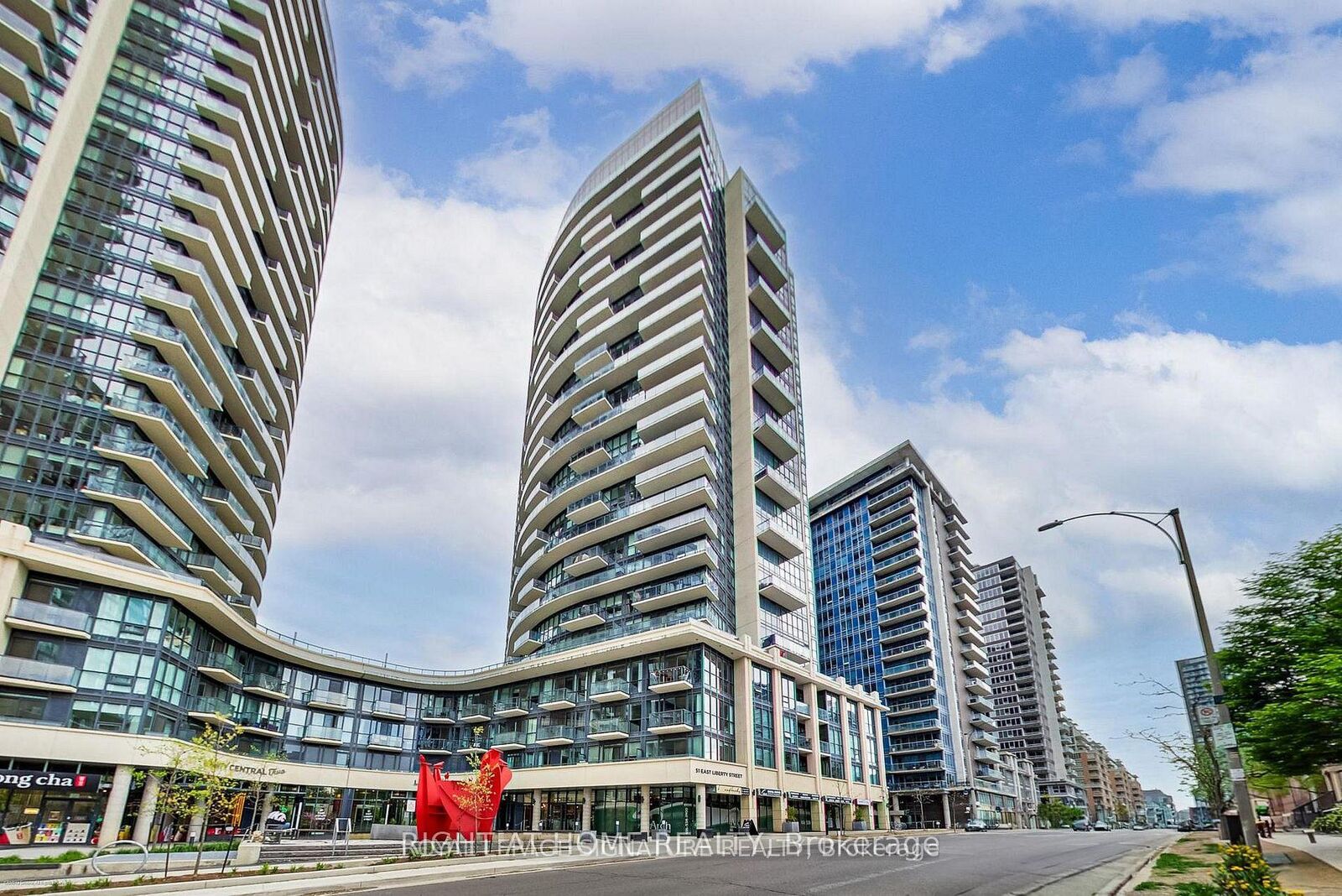 Property Photo: 51 East Liberty Street 1916 ON M6K 3P8